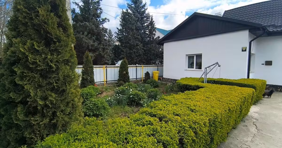 Casă individuală de vânzare cu 3 camere, mobilată în zona Burdujeni, Suceava