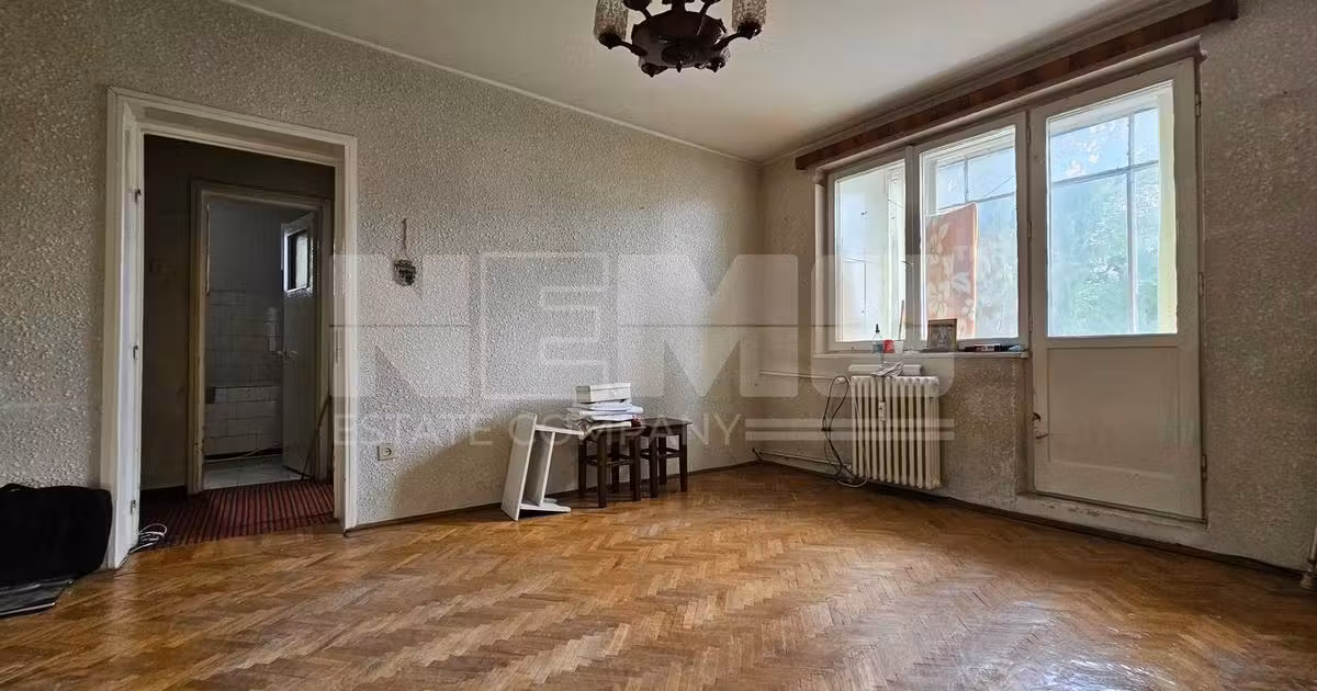 Apartament de vânzare cu 3 camere în zona Ultracentral, Suceava