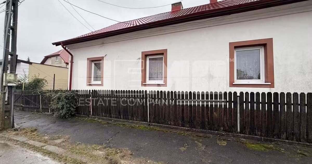 Casă individuală de vânzare cu 4 camere în Rădăuți