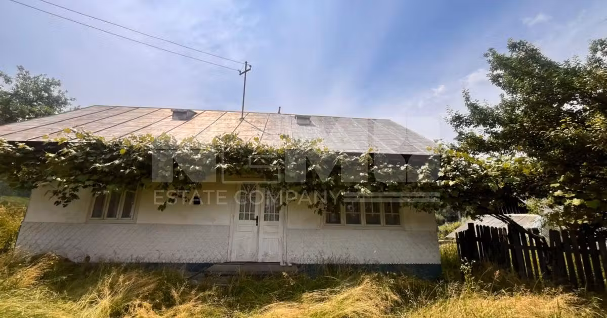 Casă individuală de vânzare cu 3 camere, mobilată în Sasca Mare