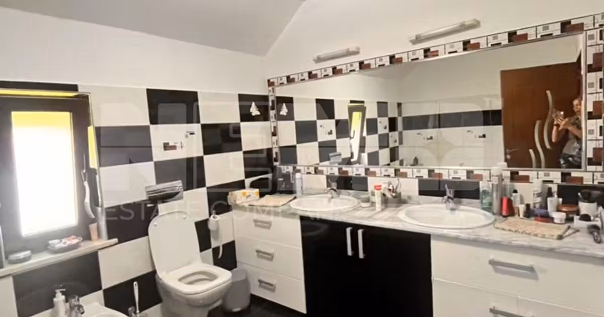 Casă individuală de vânzare cu 4 camere, mobilată în zona Burdujeni, Suceava