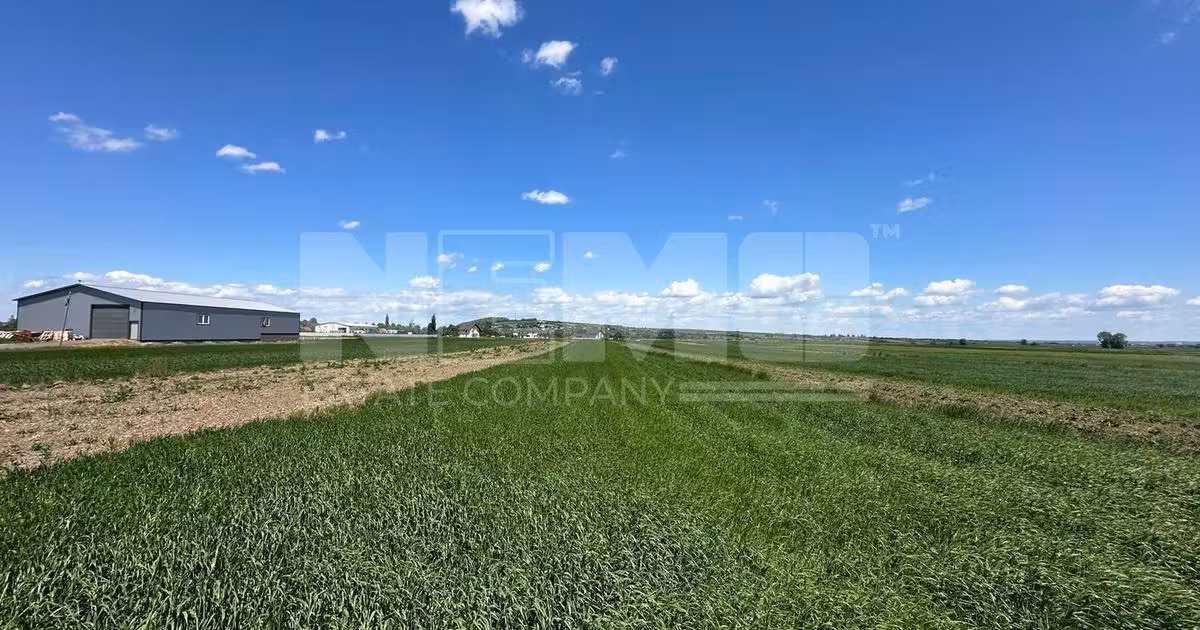 Teren Construcții extravilan de vânzare de 2700 mp, în Rădăuți