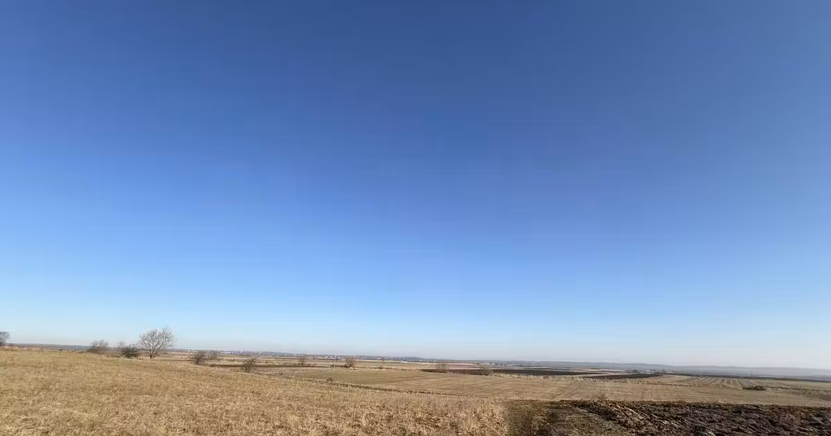 Teren agricol extravilan de vânzare de 2300 mp, în Rădăuți