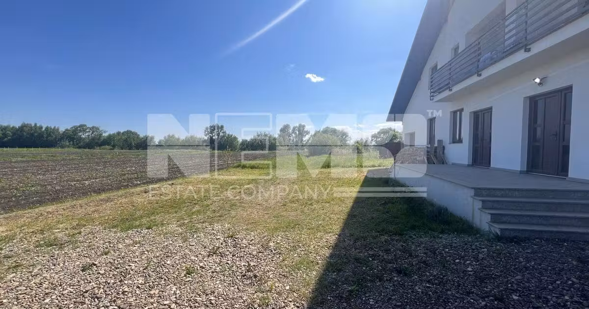 Casă individuală de vânzare cu 4 camere în Satu Mare