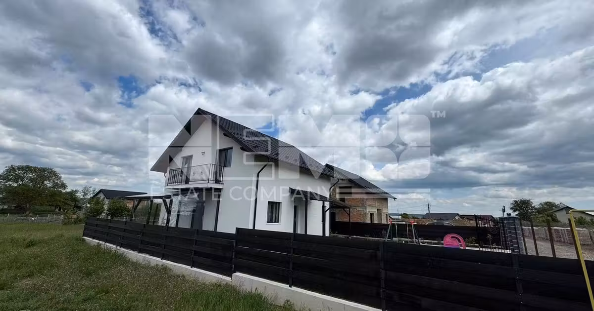 Casă individuală de vânzare cu 4 camere în Fălticeni