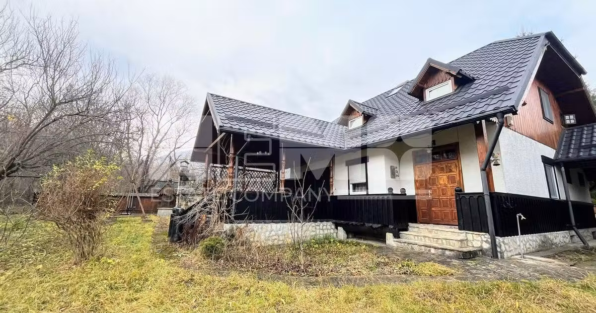 Casă de vânzare cu 6 camere, mobilată în Marginea