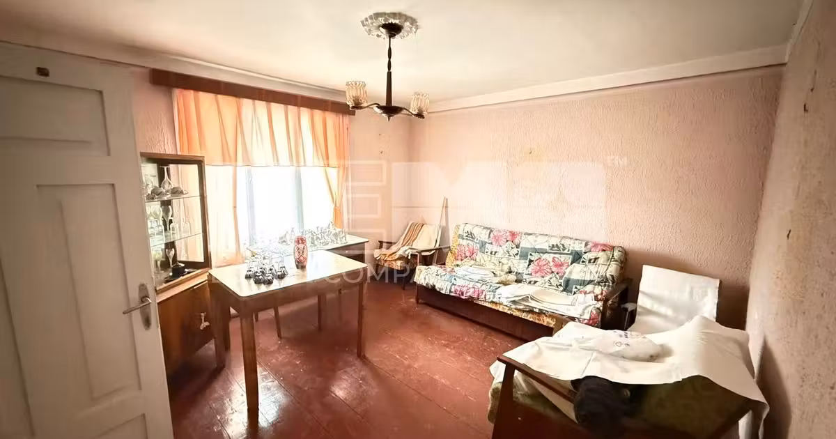 Casă individuală de vânzare cu 5 camere în Rădăuți