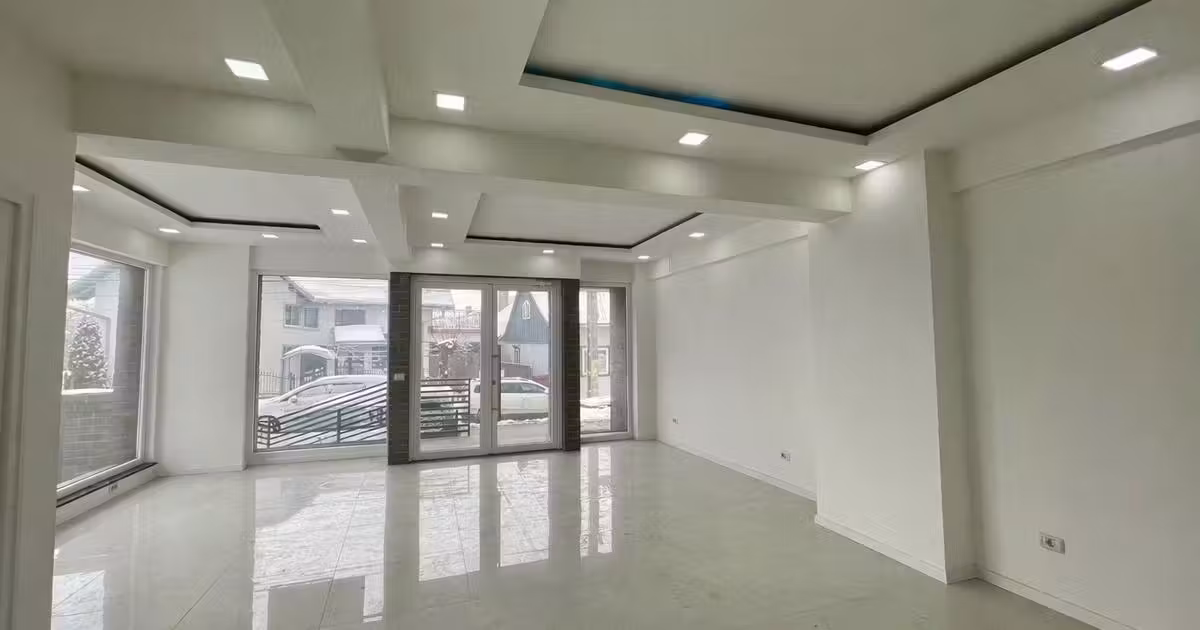 Spațiu comercial de vânzare de 130 mp, în Rădăuți