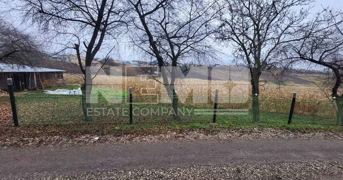 Teren agricol extravilan de vânzare de 2000 mp, în Moara