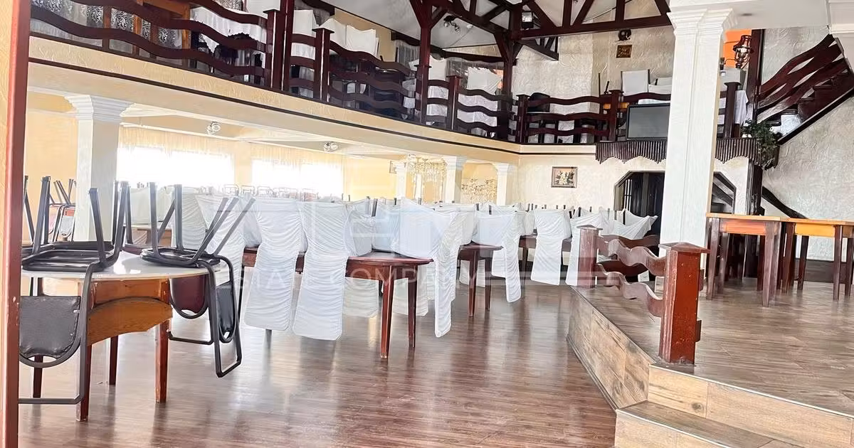Hotel/Pensiune de vânzare de 450 mp, în zona Burdujeni, Suceava
