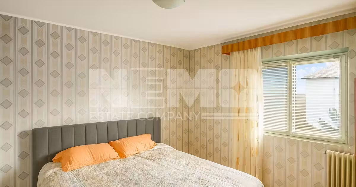 Apartament de vânzare cu 3 camere, mobilat în Rădăuți