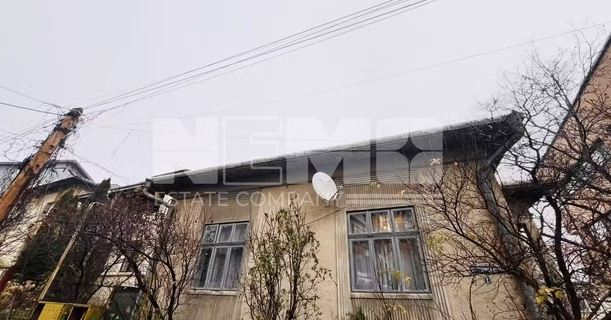 Casă individuală de vânzare cu 6 camere în zona Central, Suceava