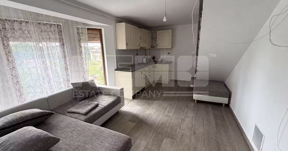 Apartament de vânzare cu 3 camere în zona Central, Suceava