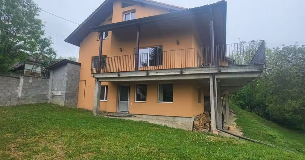 Casă individuală de vânzare cu 5 camere, mobilată în Oarda