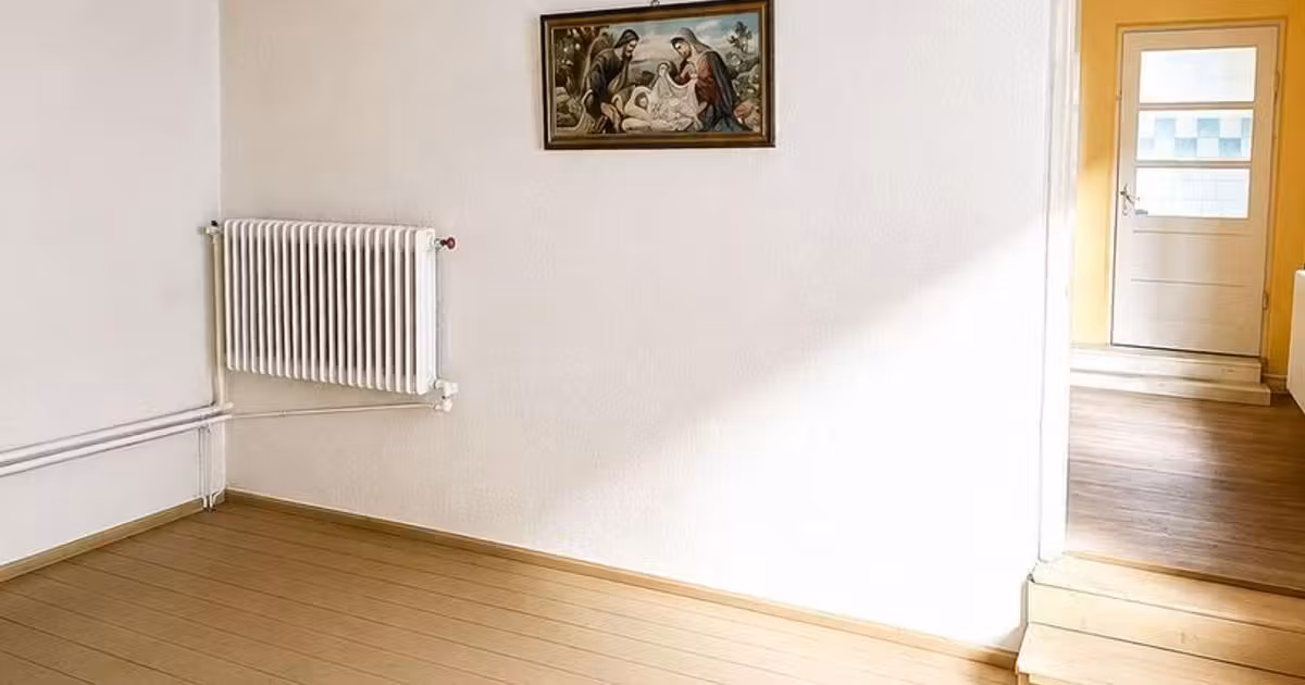 Casă individuală de vânzare cu 3 camere, mobilată în Sebeș