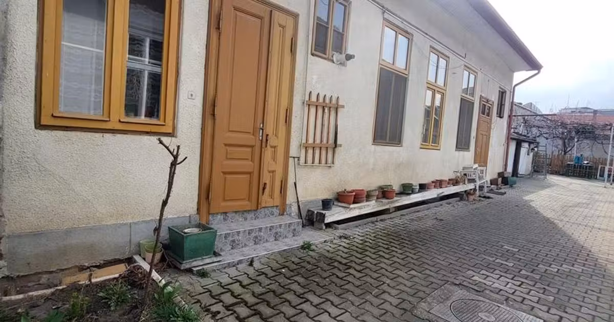 Casă individuală de vânzare cu 6 camere, mobilată în zona Central, Alba Iulia