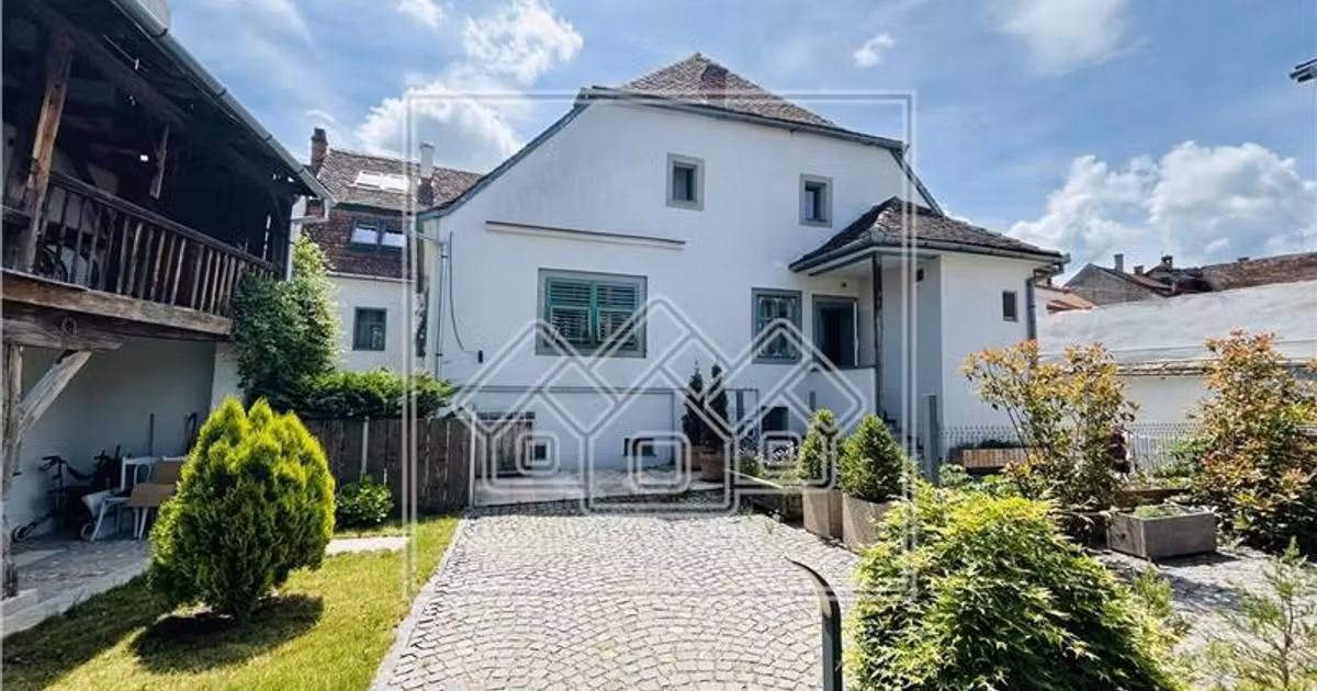 Duplex de vânzare cu 13 camere în Cisnădie