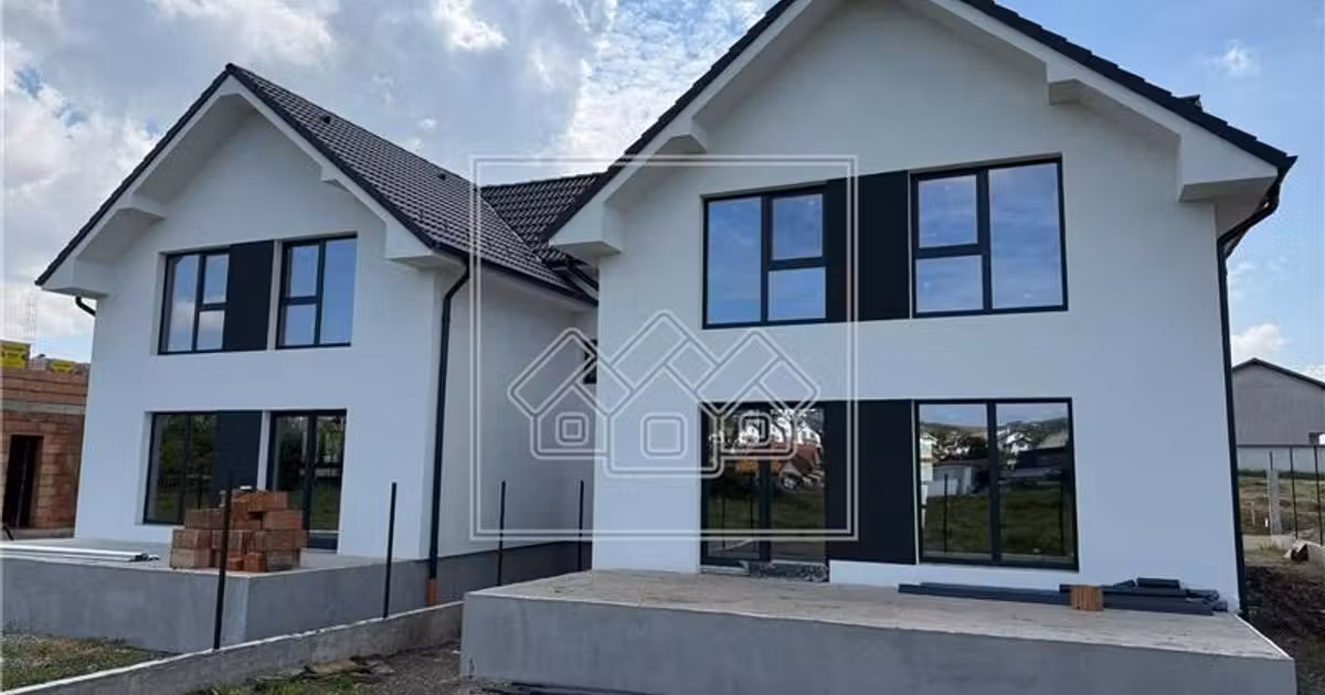 Duplex de vânzare cu 5 camere în Șura Mare
