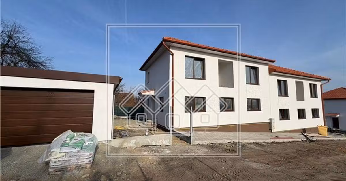 Duplex de vânzare cu 4 camere în Șura Mică