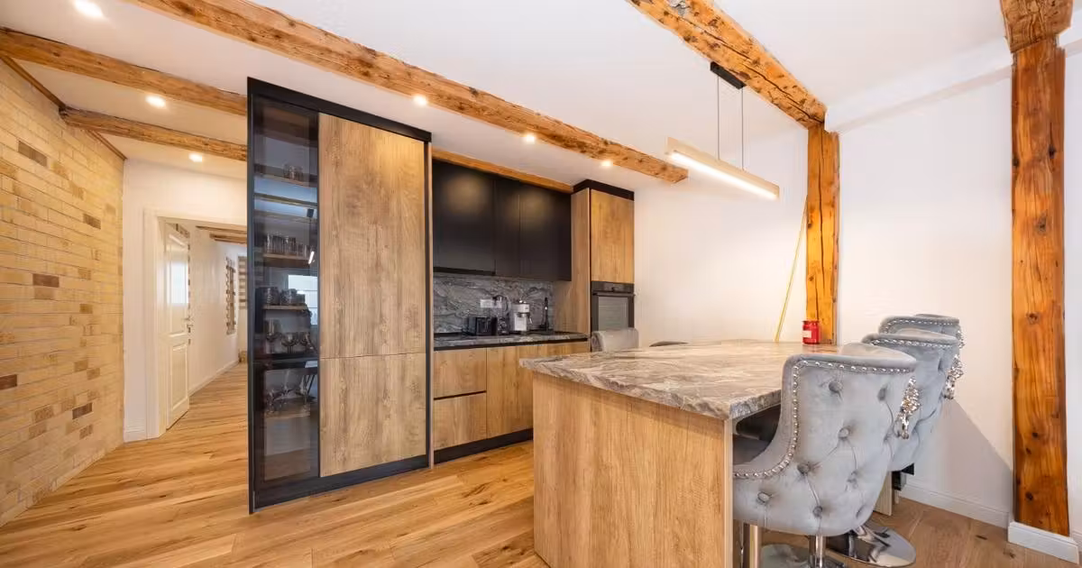 Apartament de vânzare cu 2 camere, mobilat în zona Dealul Cetății, Brașov
