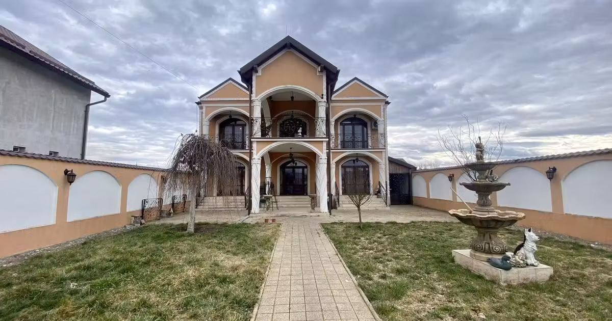 Casă individuală de vânzare cu 3 camere în Bod