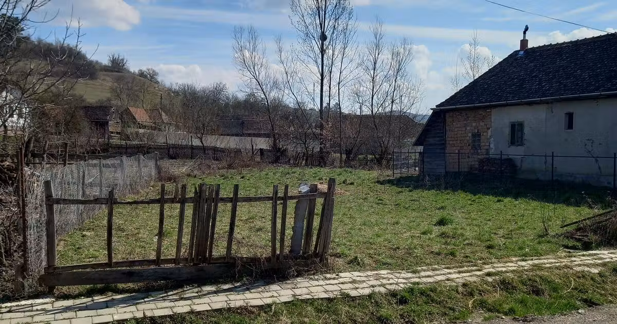 Teren Construcții intravilan de vânzare de 520 mp, în Troița