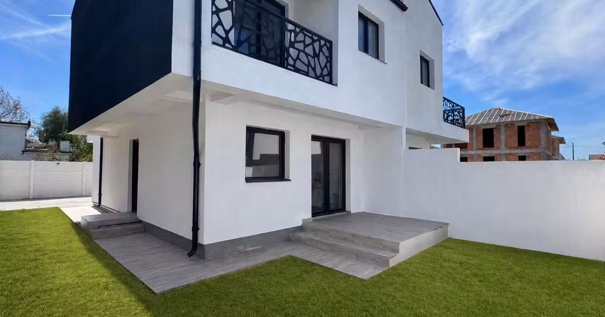 Casă de vânzare cu 4 camere în Tunari
