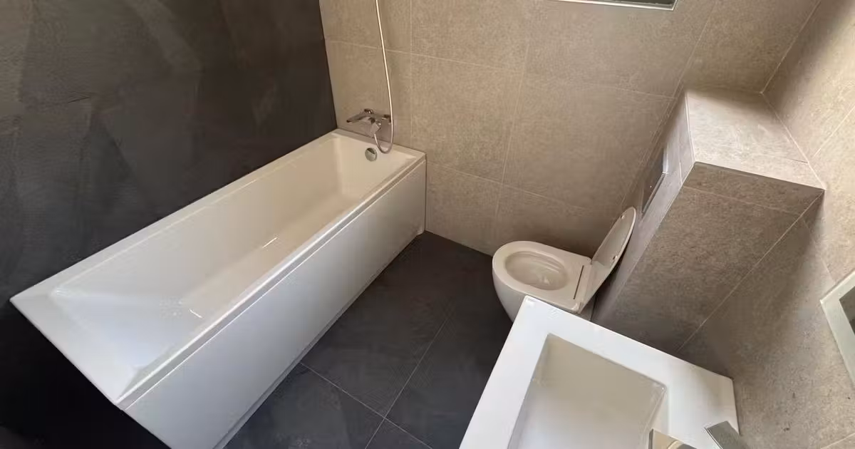 Casă individuală de vânzare cu 4 camere în Tunari