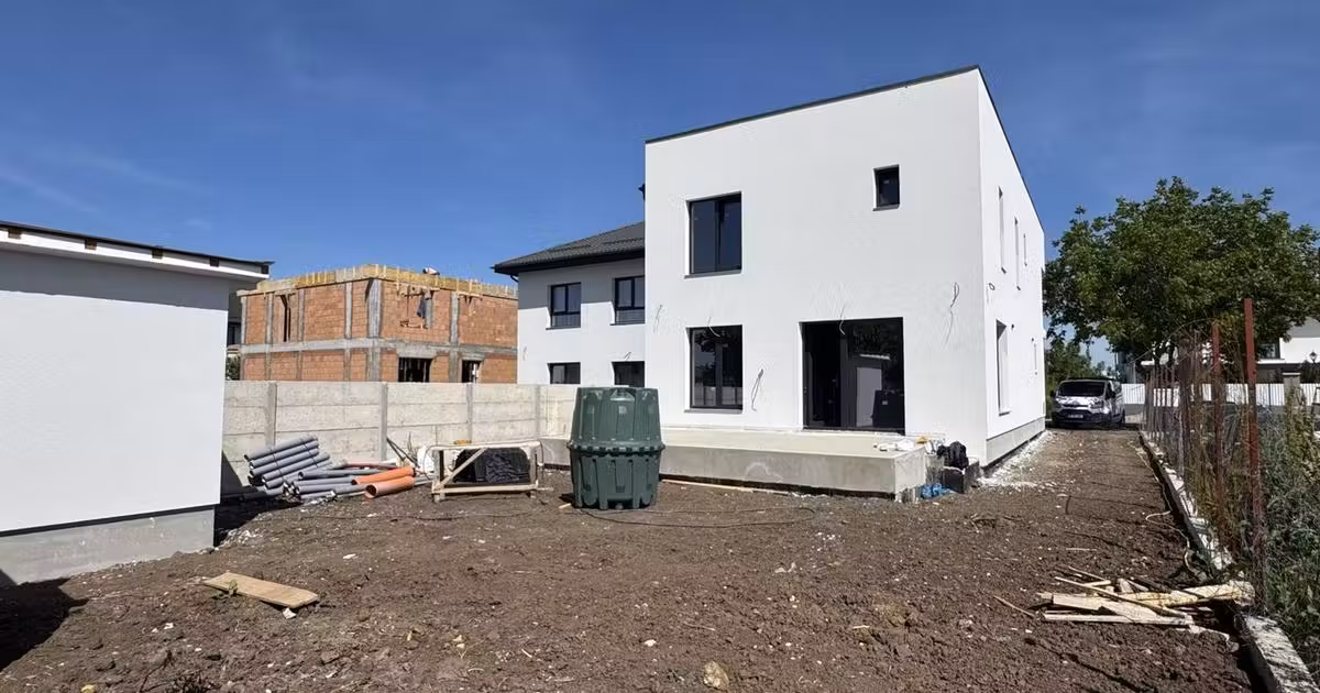 Casă individuală de vânzare cu 5 camere în Tunari