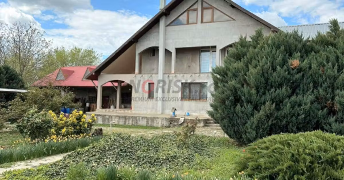 Casă individuală de vânzare cu 6 camere, mobilată în Valter Mărăcineanu