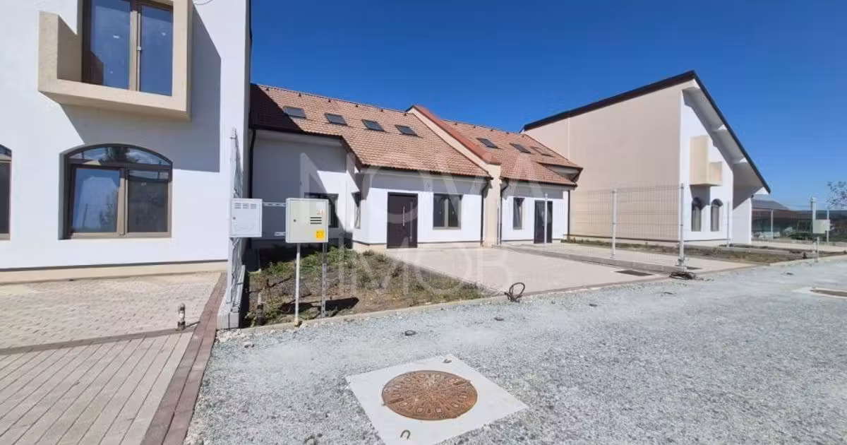 Casă individuală de vânzare cu 5 camere în Șura Mică