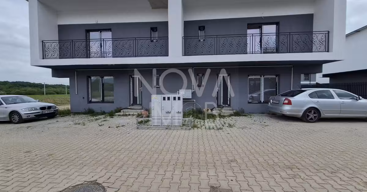 Duplex de vânzare cu 4 camere în Rășinari
