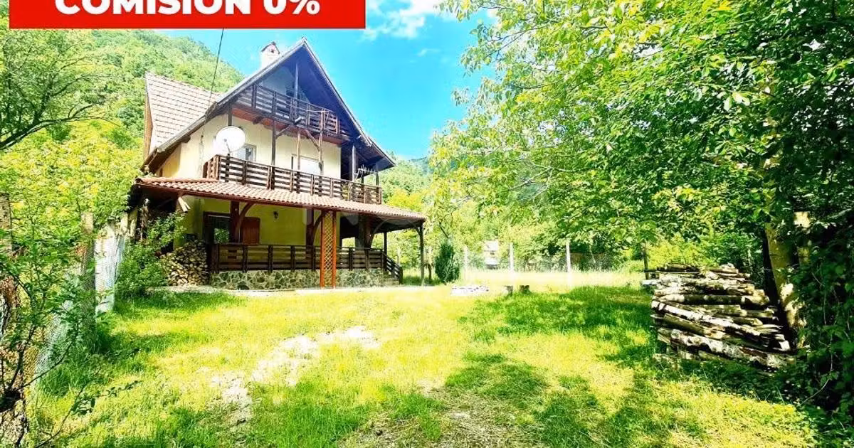 Casă individuală de vânzare cu 7 camere, mobilată în Boița