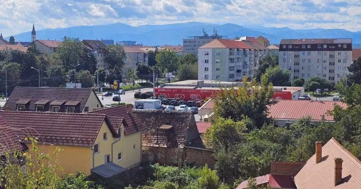Apartament de vânzare cu 3 camere în zona Terezian, Sibiu