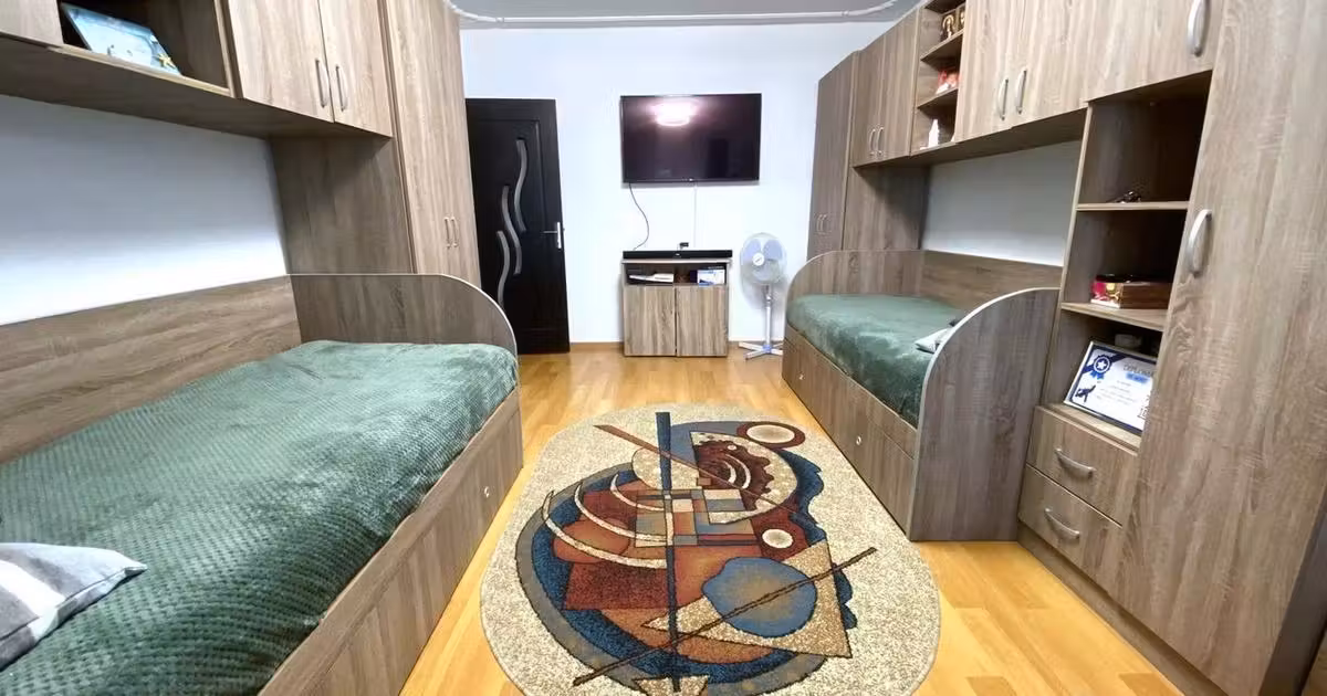 Apartament de vânzare cu 2 camere, mobilat în zona Vasile Aaron, Sibiu