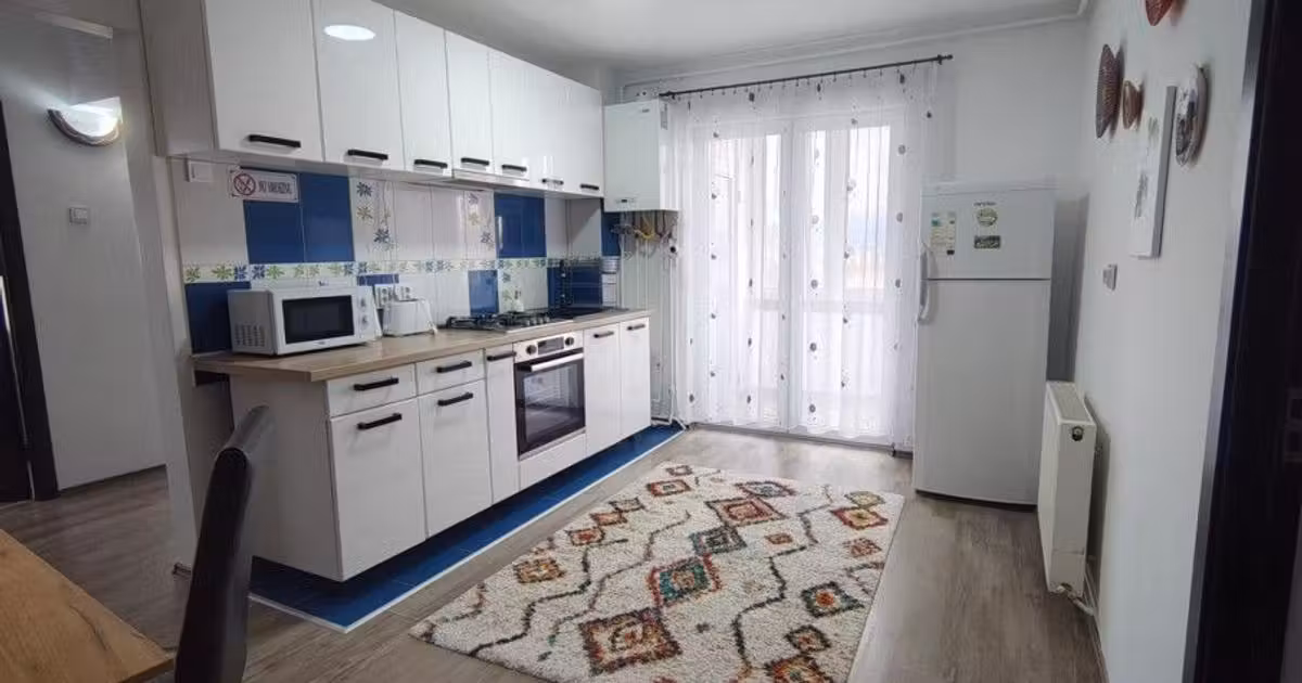 Apartament de vânzare cu 4 camere, mobilat în zona Vasile Aaron, Sibiu