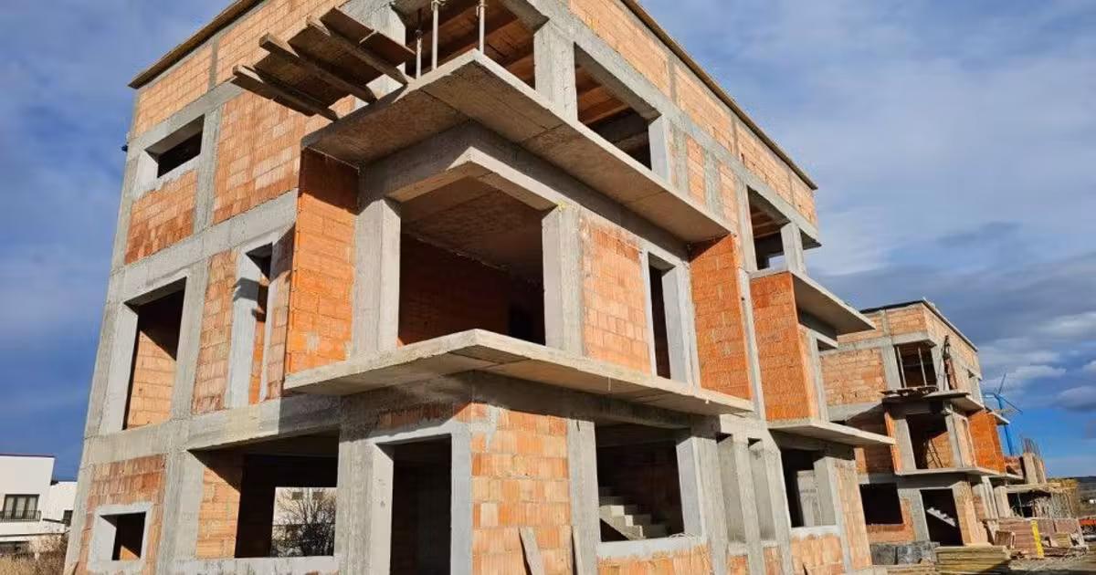 Casă individuală de vânzare cu 4 camere în Șelimbăr