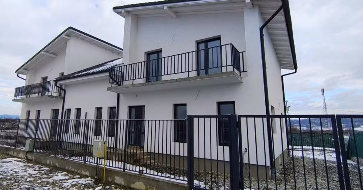 Casă individuală de vânzare cu 4 camere în Mohu