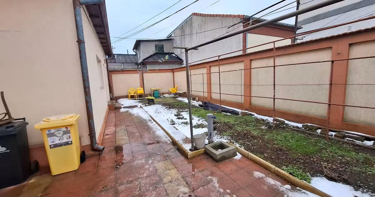 Casă individuală de vânzare cu 3 camere în zona Central, Constanța