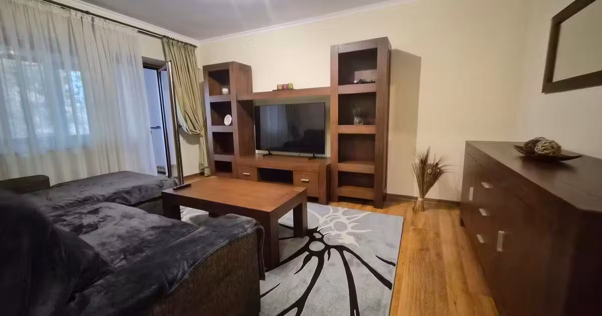 Apartament de vânzare cu 3 camere, mobilat în zona Capitol, Constanța