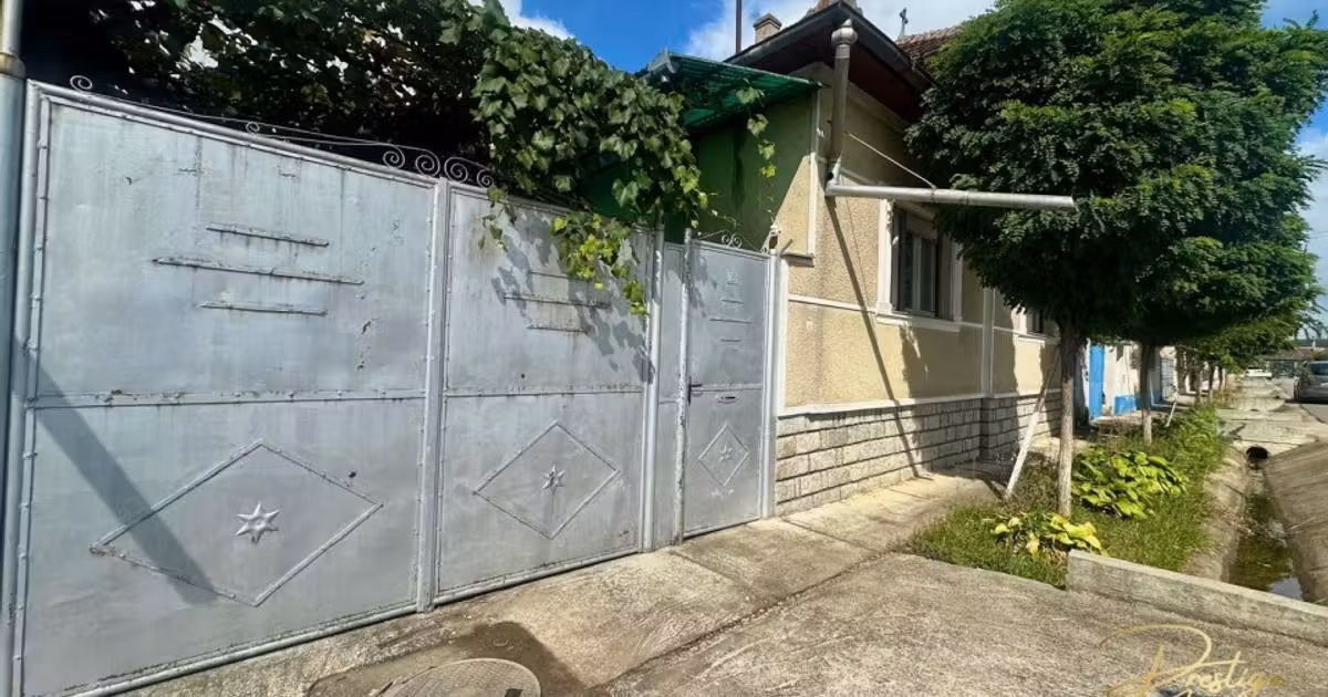 Casă individuală de vânzare cu 3 camere, mobilată în Tinca
