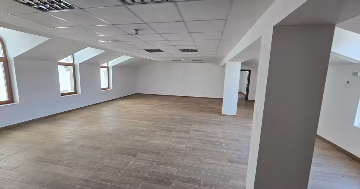 Casă de vânzare cu 11 camere în zona Ultracentral, Focșani