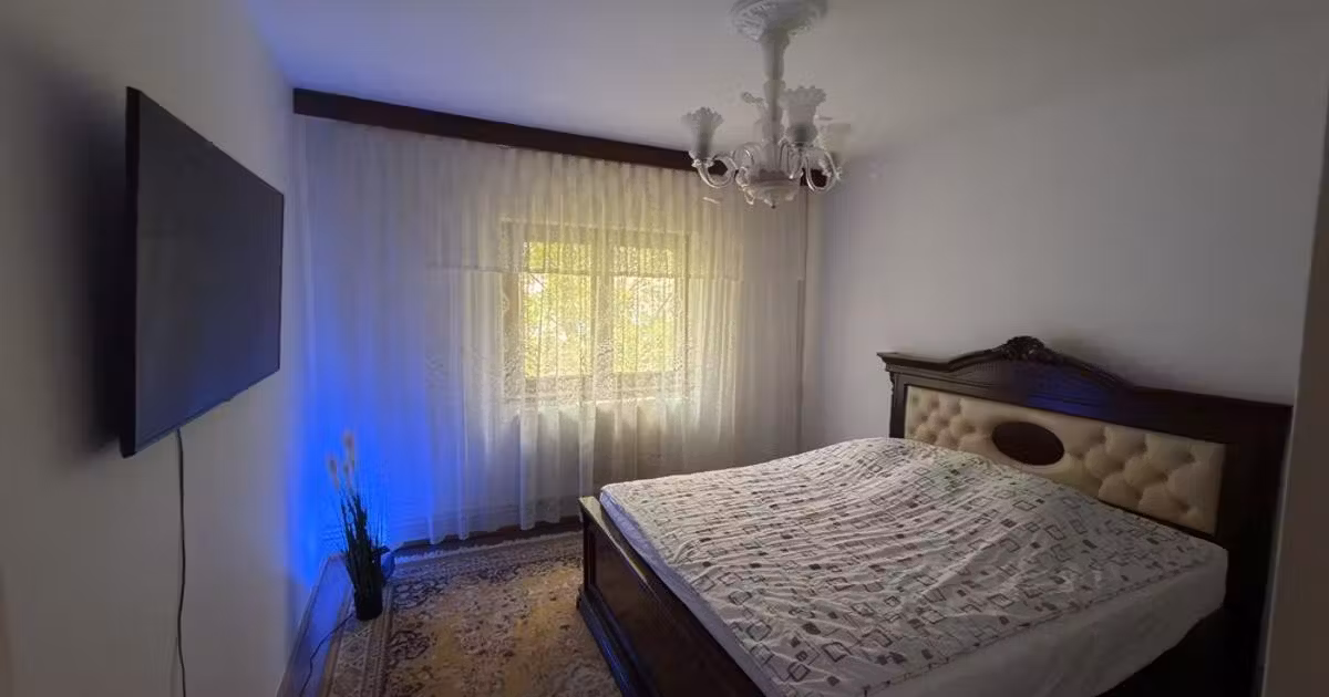 Apartament de vânzare cu 3 camere, mobilat în zona Piața Centrală, Galați