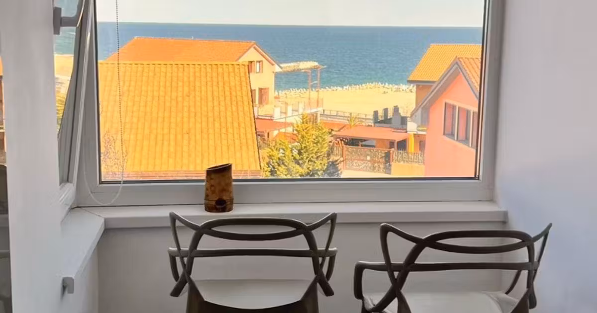 Apartament de vânzare cu 2 camere, mobilat în zona Faleza Nord, Constanța