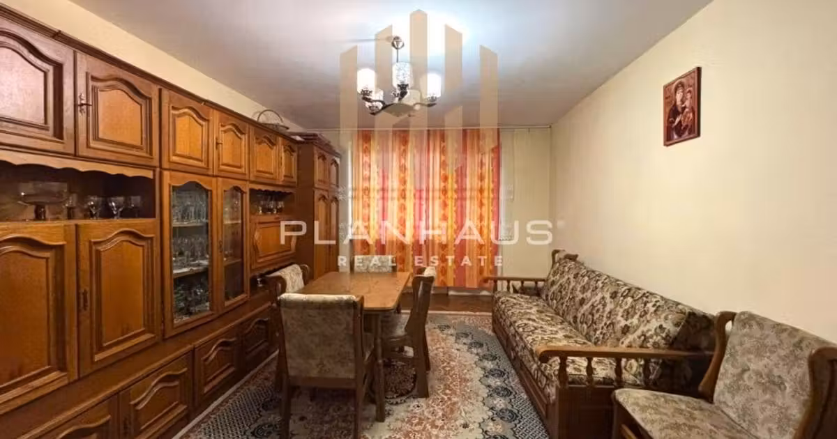 Apartament de vânzare cu 3 camere, mobilat în zona Decebal, Baia Mare
