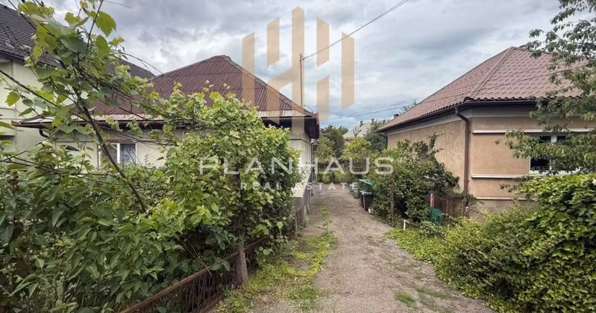 Casă de vânzare cu 4 camere în zona Orașul Vechi, Baia Mare