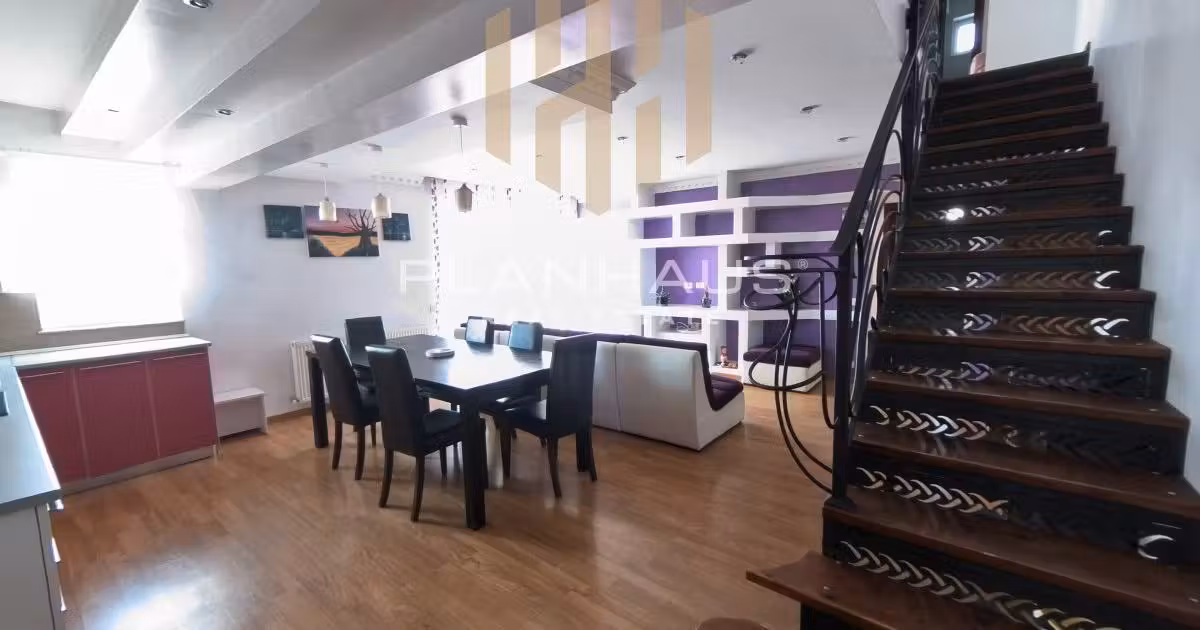 Apartament de vânzare cu 4 camere în zona Hotvon, Baia Mare