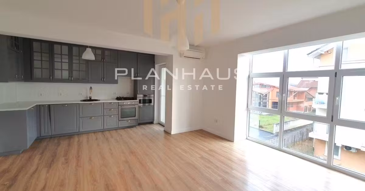 Apartament de vânzare cu 3 camere, mobilat în zona Independenței, Baia Mare