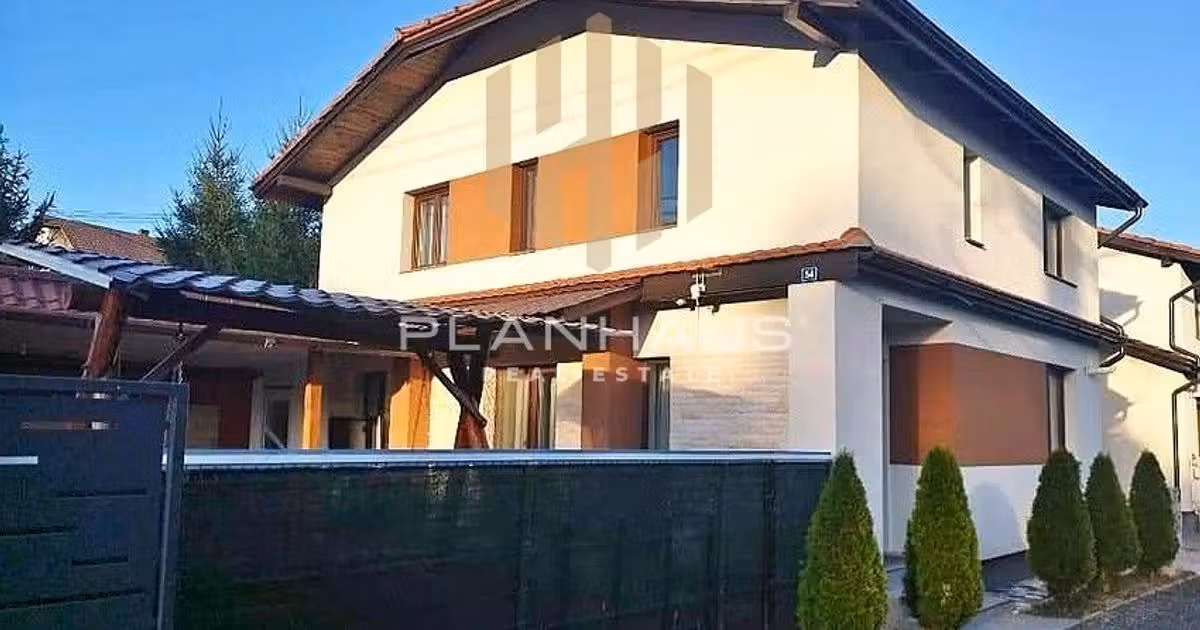 Casă de vânzare cu 4 camere în Tăuții-Măgherăuș