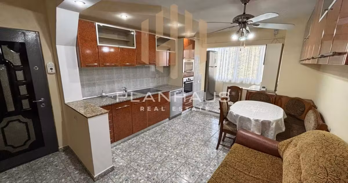 Apartament de vânzare cu 2 camere, mobilat în zona Republicii, Baia Mare